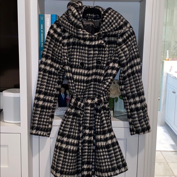 Black and white houndstooth coat